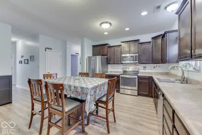 4715 Ventura Boulevard, Plainfield - 18