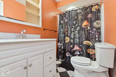 203 N Poplar Street, Amboy - 43