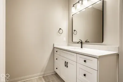 15721 Vantage Court, Westfield - 43