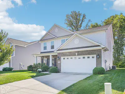 8591 Hollyhock Grove, Avon - 3
