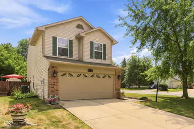 7713 Lake Vista Lane, Indianapolis