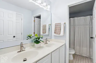 5889 Pebblestream Drive, Carmel - 23