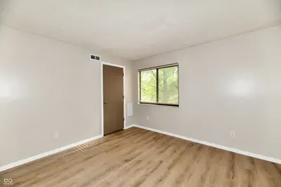 4381 Village Parkway Circle, Indianapolis - 20