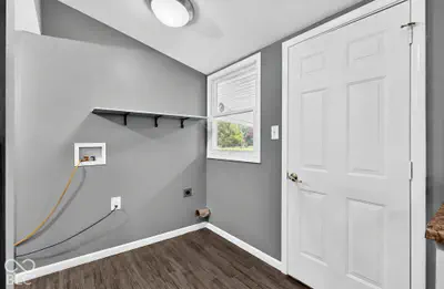 820 E Dunn Avenue, Muncie - 21