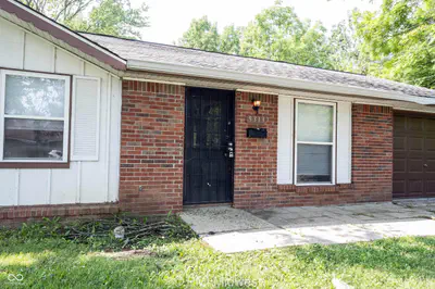 9313 Rochelle Drive, Indianapolis - 3