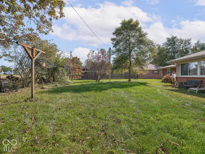 9008 Carriage Lane, Pendleton - 37