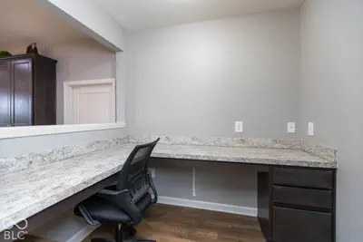 8284 Terryglass, Avon - 12
