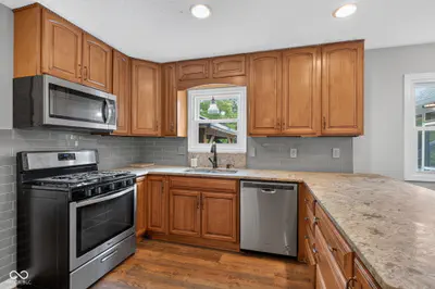 7719 Golf Club Court, Indianapolis - 24