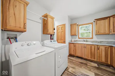 9330 State Road 243, Cloverdale - 39