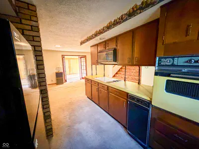 10449 W 300 S, Jamestown - 33