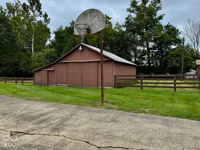 7729 County Road 100, Brazil - 24