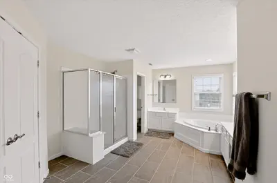 8838 Pin Oak Drive, Zionsville - 33
