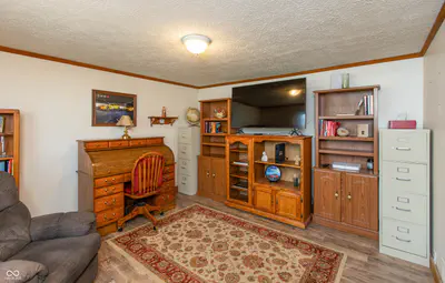 831 North Drive, Seymour - 13