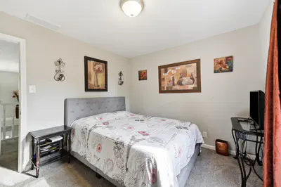 7301 Chestnut Hills Boulevard, Indianapolis - 25