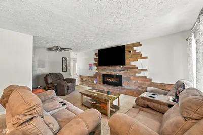 907 Cragwood Court, Plainfield - 7