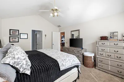 9801 Logan Lane, Fishers - 43