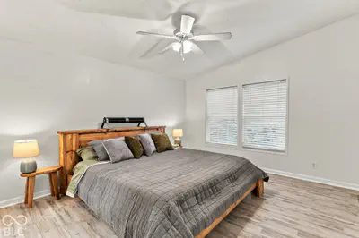 9444 N Gray Avenue, Unionville - 16