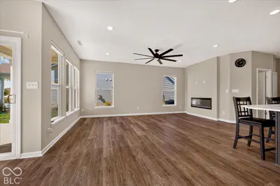 368 Tamarack Larch Boulevard, Cicero - 7