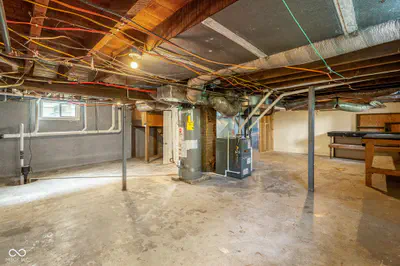 624 N Pine Street, Seymour - 32