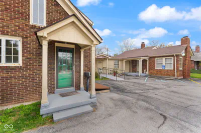 1302 10th Street, Jeffersonville - 78