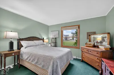 7721 200 Road, New Palestine - 28