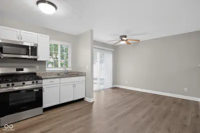 10165 Park Stream Drive, Indianapolis - 12