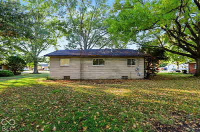 4062 W Broadway Avenue, Bloomington - 33