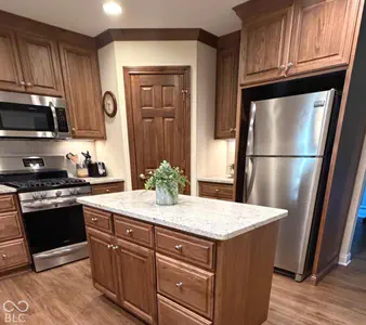 6658 English Oak Drive, Avon - 14