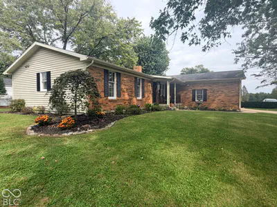 1112 Ranch Road, Connersville