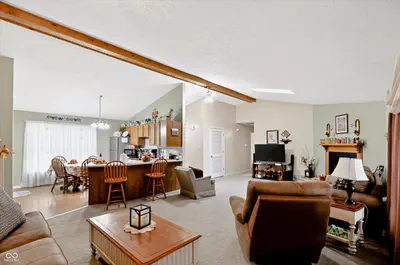 5311 300, New Palestine - 11