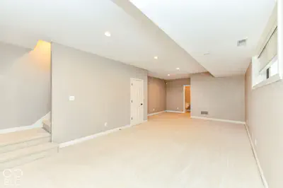327 Walnut Street, Indianapolis - 34
