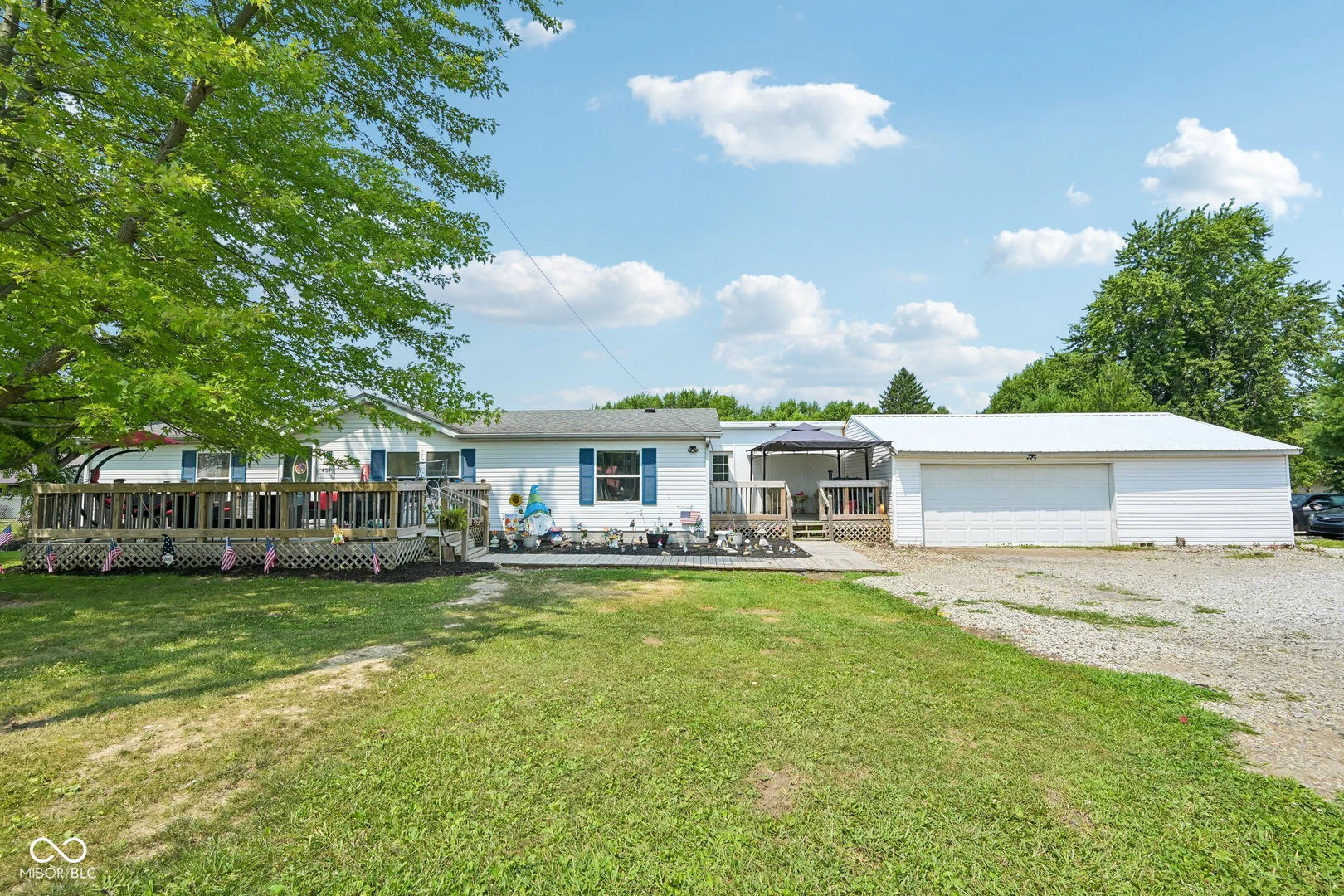 401 Fletcher, Frankton