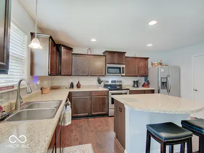 5742 Deer Valley Court, Columbus - 10