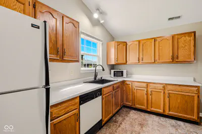 206 Bishop, Seymour - 13