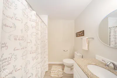 8401 Center Road, Muncie - 21