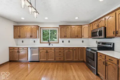 1137 Brookside Court, Avon - 11