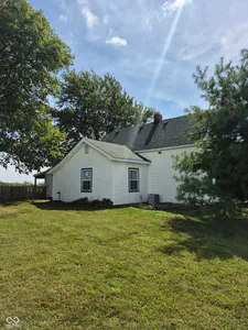 6957 300, Whiteland - 7