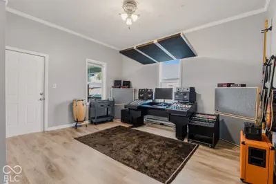723 Oak Street, Seymour - 7