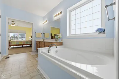 7851 Friends Creek, Avon - 15