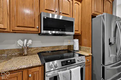 7437 W Banton Circle, New Palestine - 23