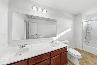 5281 Crowley Parkway, Whitestown - 18