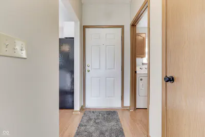 8526 Country Meadows Drive, Indianapolis - 6