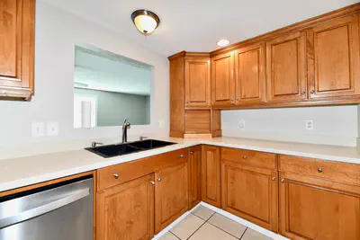 1075 600, Greenfield - 10