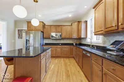 13348 Kickapoo Trail, Carmel - 19