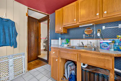 625 Chestnut Street, Seymour - 39