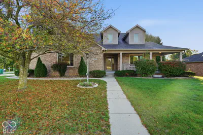 1137 Brookside Court, Avon
