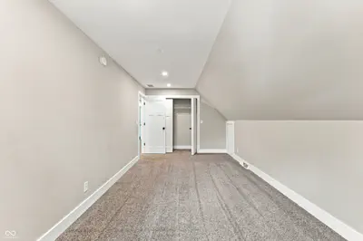 4382 River Road, Columbus - 44