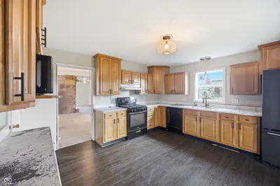 206 Broadway Street, Pendleton - 26