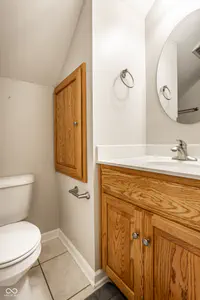 933 Amesbury Court, Indianapolis - 35