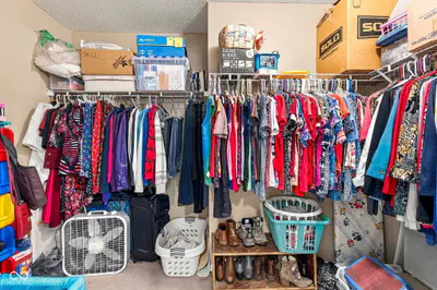 6852 Maywood Circle, Avon - 19